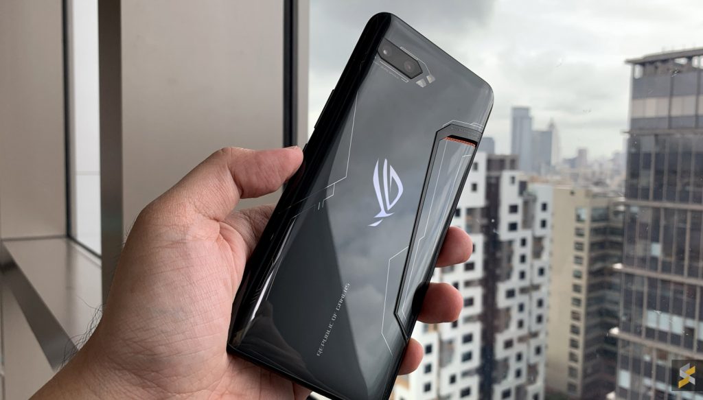 Ce pret redus are smartphone-ul de jocuri ASUS ROG Phone 2