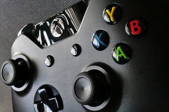 Ce companie surpriza lucreaza la accesorii Xbox oficiale