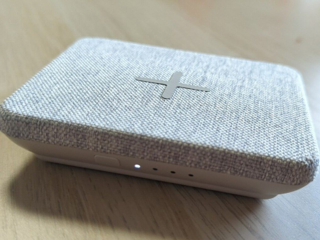 Pretul acumulatorului extern IKEA care incarca wireless smartphone-uri