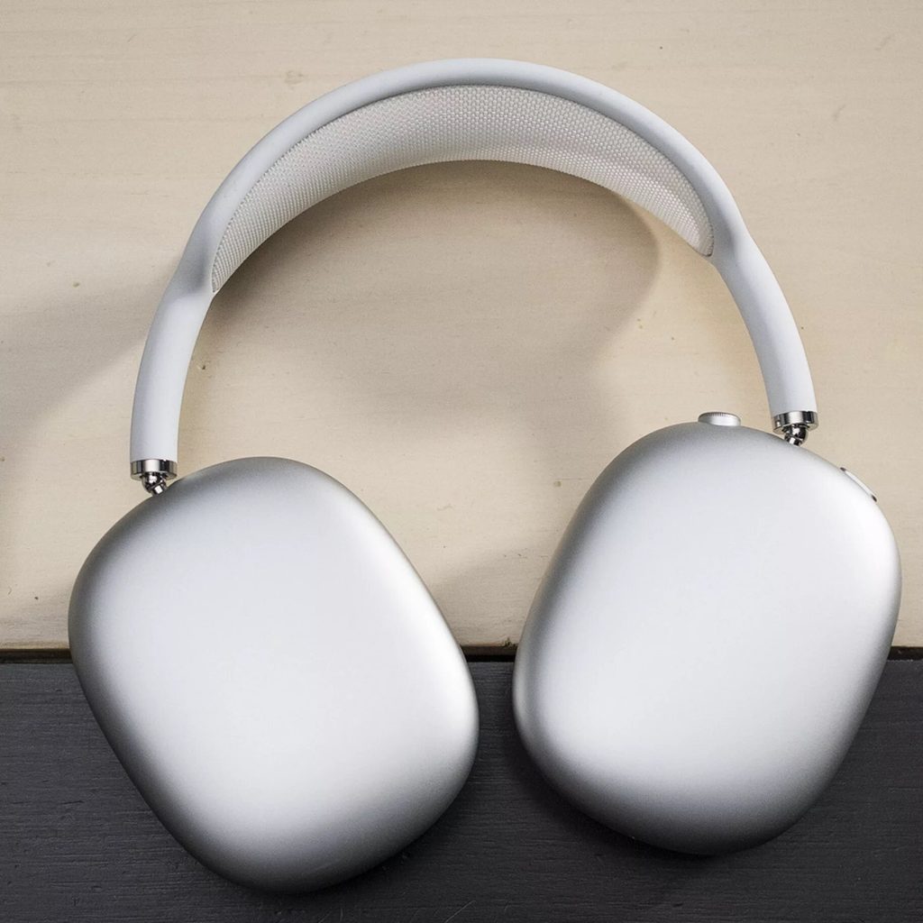 Merita castile AirPods Max ale Apple pretul de 549 de dolari