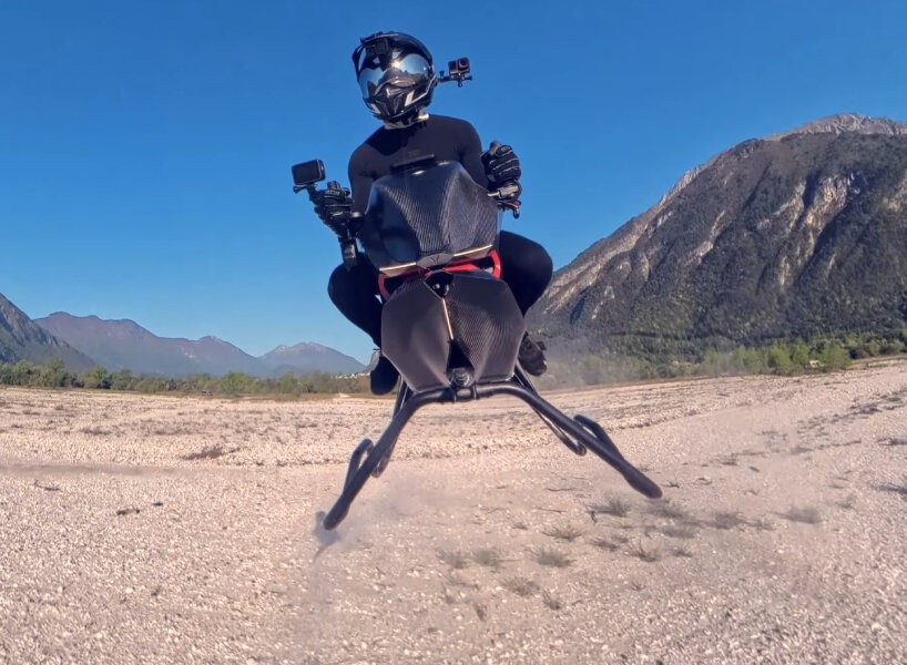 VIDEO: Motocicleta zburătoare Volonaut Airbike, viteza maximă VIDEO Motocicleta zburătoare Volonaut Airbike, viteza maximă