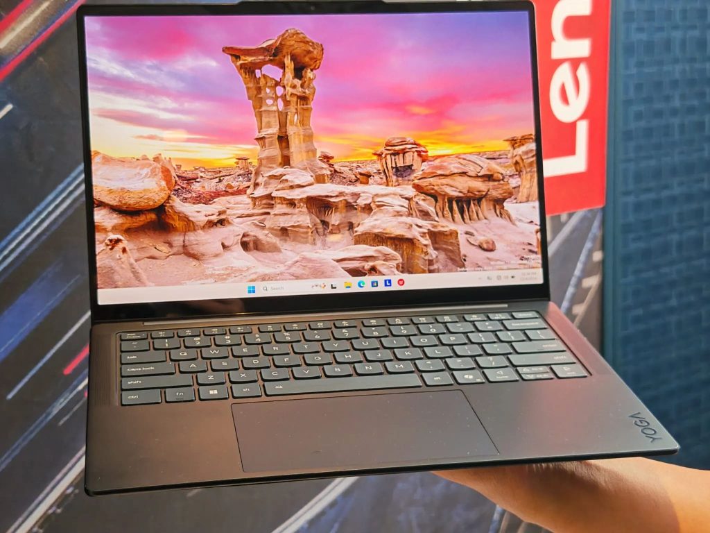 Prețul acestui ultrabook Lenovo cu autonomie fabuloasă de 29 de ore